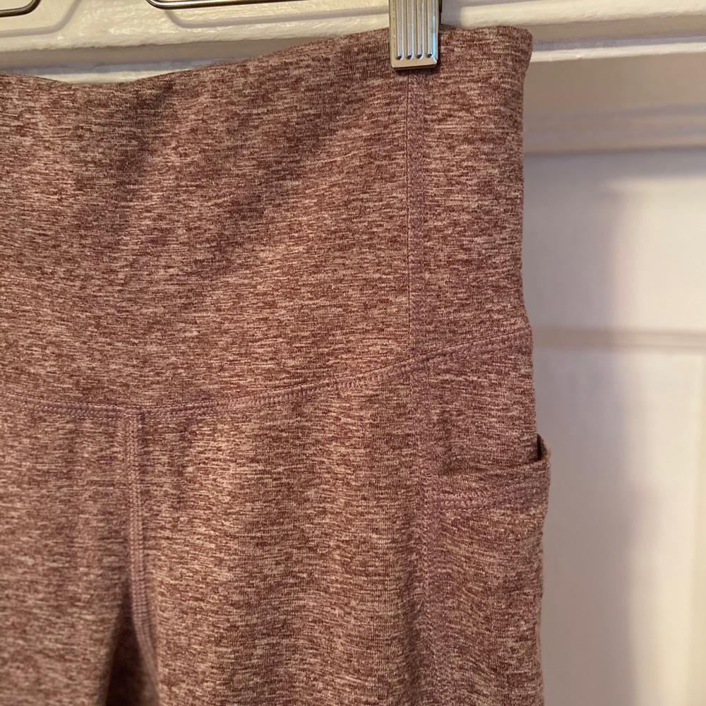 Champion 9 Two-Tone High Waisted Capri Legging SM - Picture 5 of 10